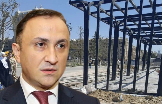 Gənclik metrosunun qarşısında sərnişin böhranı – dayanacaq söküldü, insanlar yolda qaldı