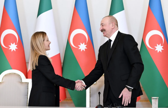 Prezident Melonini təbrik etdi