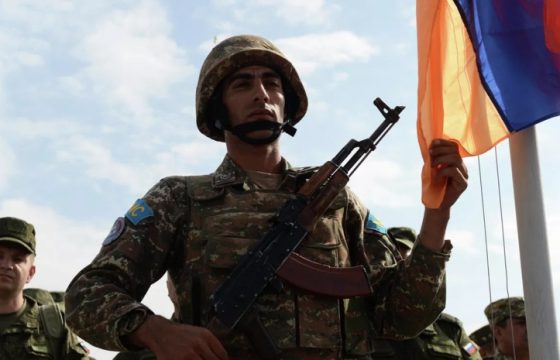 Ermənistan ordusunda hərbi salam qaydası dəyişdirilib? – Ziddiyyətli məlumat