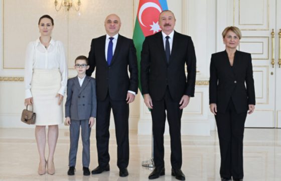 Yeni səfir ailəsi ilə Prezidentin qəbulunda – Fotolar