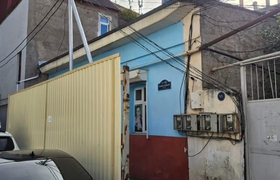 Bakının mərkəzində tikinti şirkəti “at oynadır” – “Vialon” qanundan üstündür?