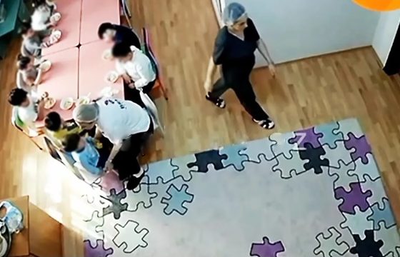 “Brain Academy”də dayə 2 yaşlı autizmli uşağı döydü – VİDEO