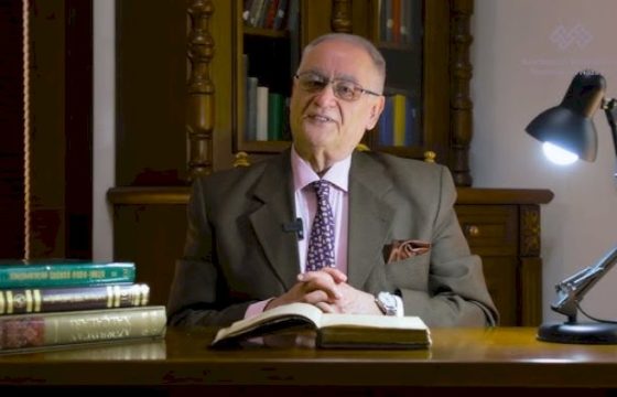 Əli Məsimli Fuad Məmmədovu 80 illik yubileyi münasibətilə təbrik edib