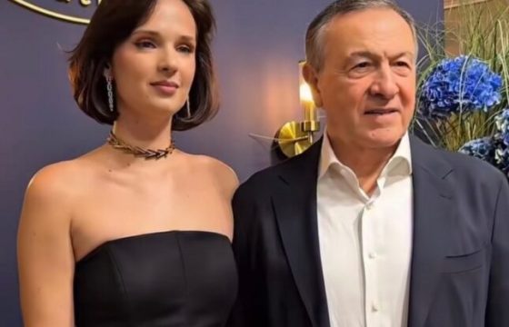 Araz Ağalarov yeni həyat yoldaşı ilə ilk dəfə media qarşısında