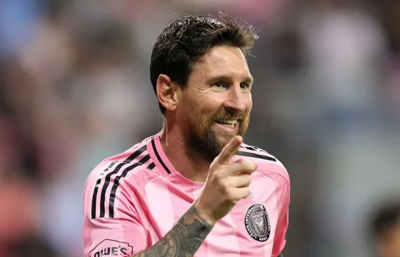 Messi İspaniya kralı ilə şam yeməyinə dəvət edildi