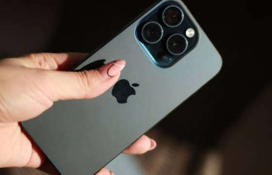“Apple” oğurlanmış bütün&nbsp;“iPhone” telefonlarını blokladı